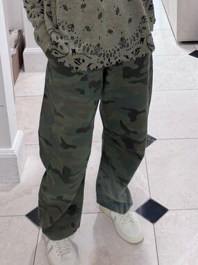 GAP CAMO BARREL PANTS